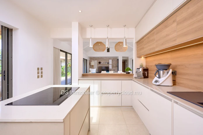 Villa Res De 4 Chambres Plain-Pieds À Vendre - Grand Baie - Nord - Accessible Aux Non Citoyens