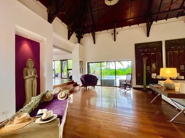 7 Bedroom Villa