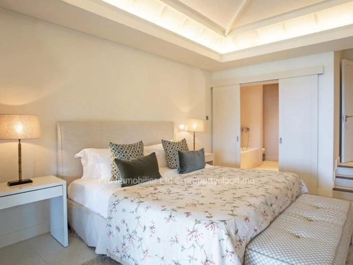 Ground-floor apartment with stunning sea views at the prestigious Anahita Golf Resort in Beau Champ.