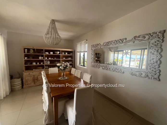 Superbe Penthouse Meublé à Louer à Black River – 150 m² (Mandat exclusif)