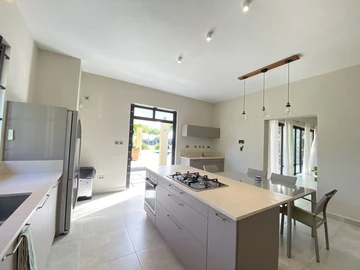 4 Bedroom Villa