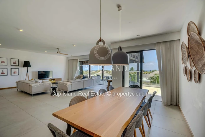4 Bedroom Penthouse with Panoramic Sea View