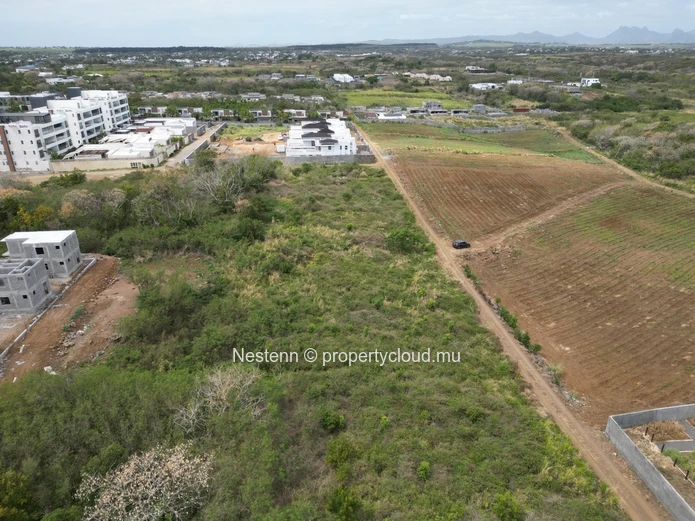 Residential land of 633m2 close to chemin 20 pieds