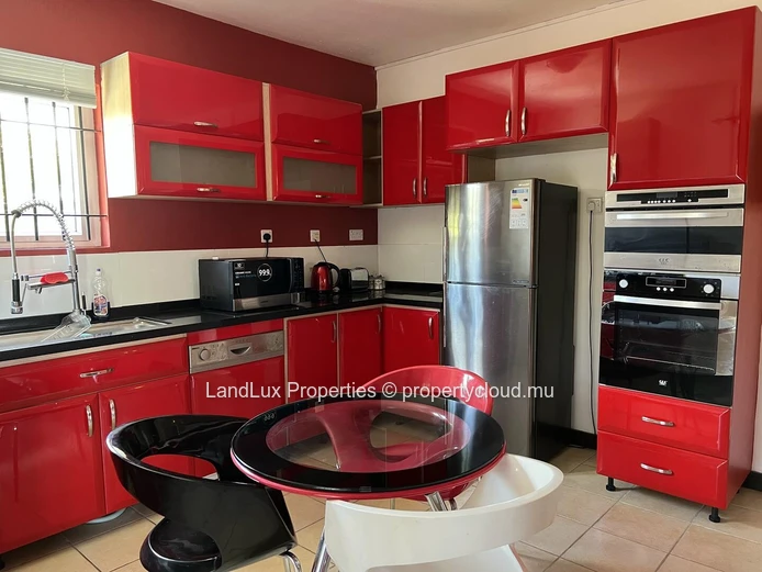 For Rent Villa in Roches Noires