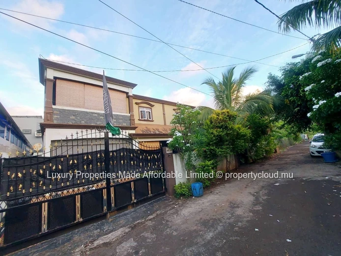 House for Sale at Bois Pignolet, T. Rouge at MUR 8Million