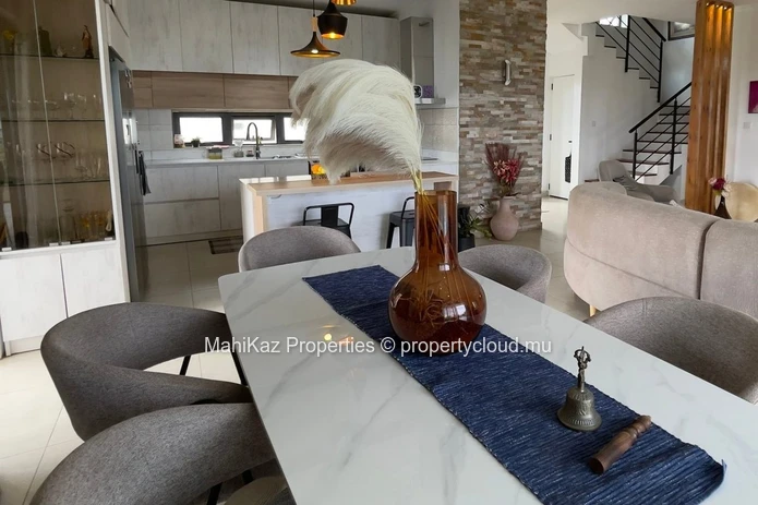 Luxurious Villa for Sale in Jardin d'Anna-2, Flic en Flac, Mauritius