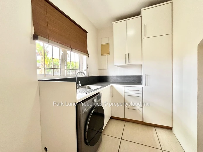 Maison familiale spacieuse de 4 chambres à Quatre Bornes