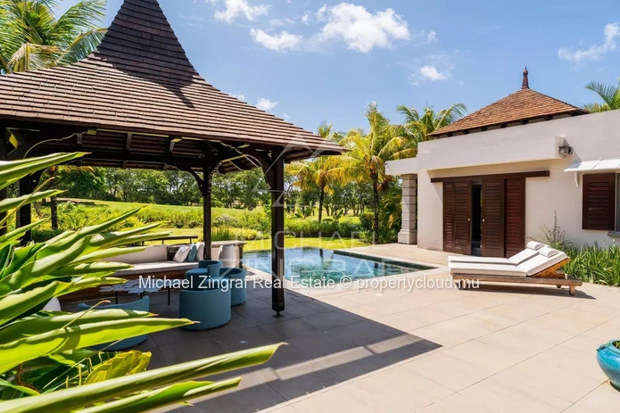 Elegant Contemporary Golfside Villa - Bel Ombre