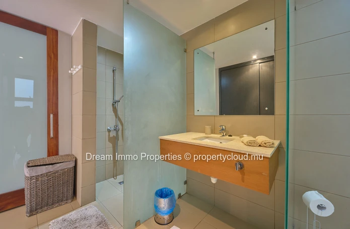 1-bedroom garden-level apartment near the lagoon & golf course in Mont Choisy – Mauritius