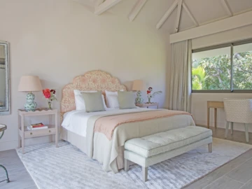 6 Bedroom Villa