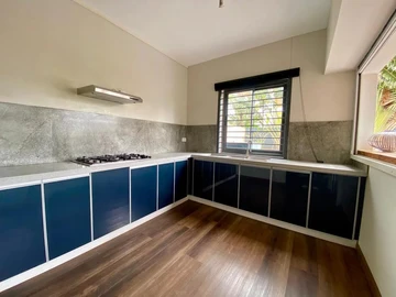 5 Bedroom Villa