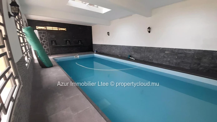 CANDOS: Luxury 4 bedroom house