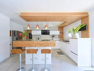 5 Bedroom Villa