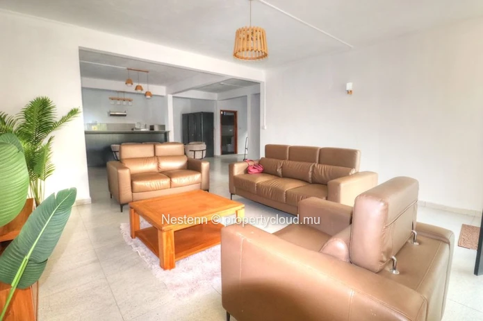 Superbe villa contemporaine de 4 chambres avec piscine