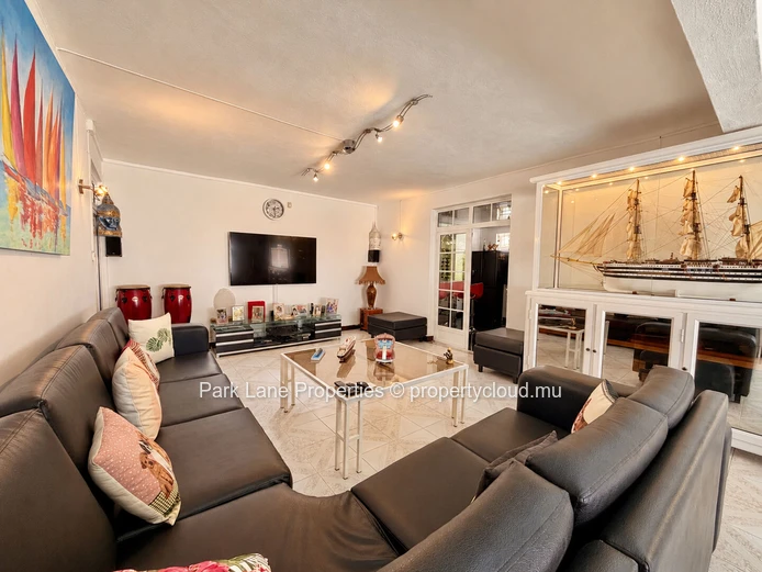 A Beautifully Maintained Family Home in the Heart of Flic en Flac