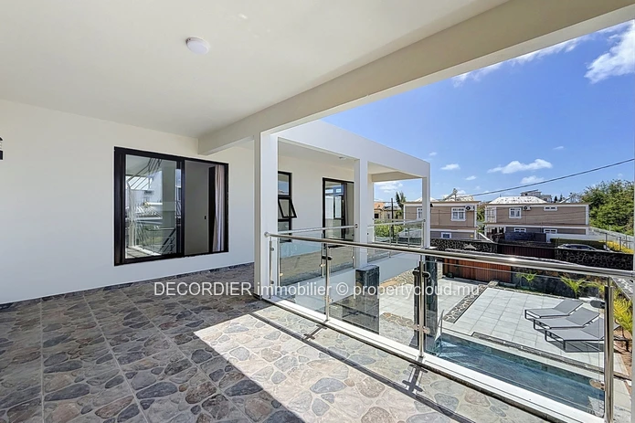 Contemporary elegance in the heart of Pereybère
