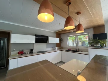 5 Bedroom Villa