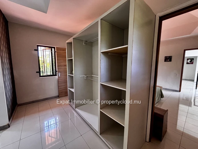 Stunning 6-Bedroom Villa With Private Pool & Secluded Garden – Bain Bœuf