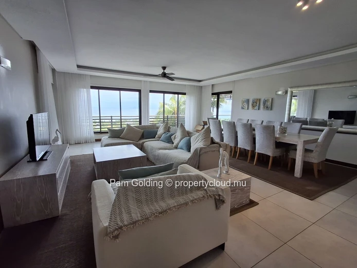 Appartement à vendre à Rivière Noire, 3 chambres, 240m² avec piscine commune