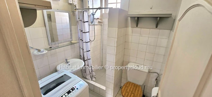 To rent: Apartment of 53 m², located on the 2nd floor (without elevator) in a residence in Curepipe