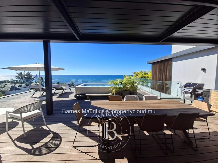 POINTE AUX CANONNIERS - sea view penthouse with 3 bedrooms