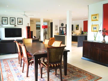 5 Bedroom Villa