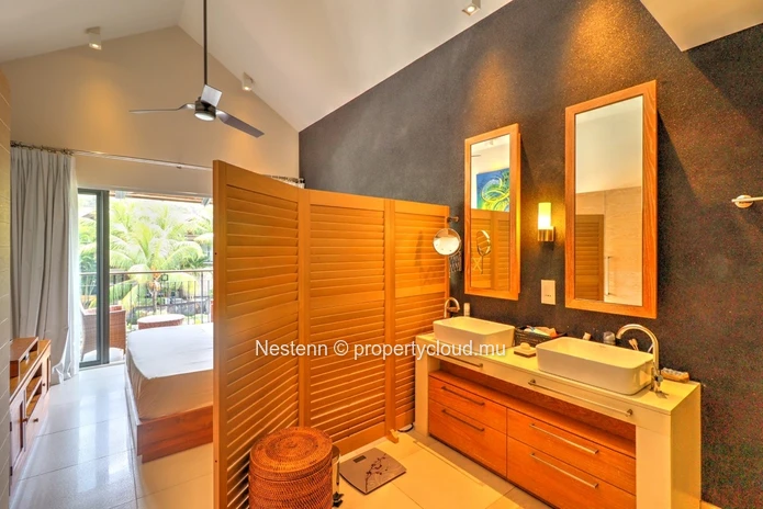 Comfortable 3 bedroom semi-detached villa sold with boat mooring