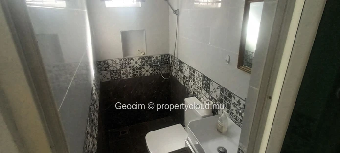 Flic en Flac Morc De Chazal fully furnished 3 bedrooms flat. Rerrace. Parking. Available now. (Sole Mandate)