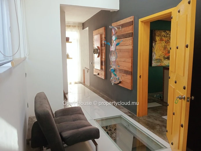 Villa 4 chambres de 365 m² à vendre à Balaclava avec jardin
