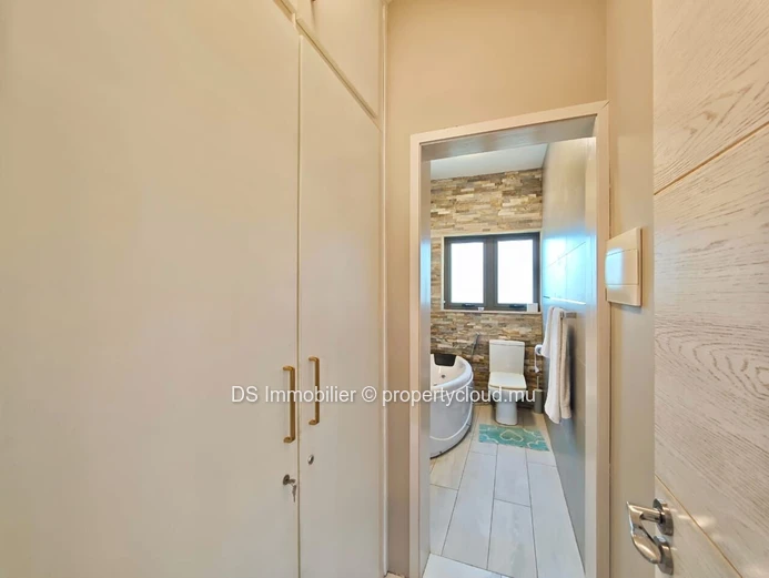 For Rent – 2-Bedroom Villa With En-Suite Bathrooms In Grand Baie - North