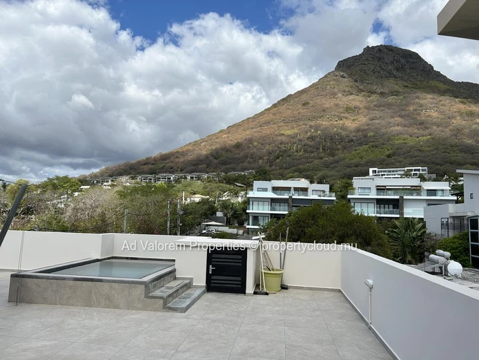Penthouse à deux niveaux a louer- Tamarin