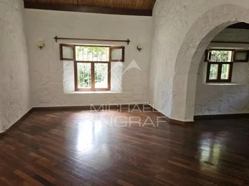 5 Bedroom Villa