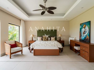 5 Bedroom Villa