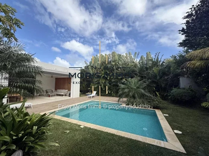 Villa contemporaine de prestige à louer à Grand Baie – 4 chambres | Piscine privée | Résidence sécurisée | 300 m²