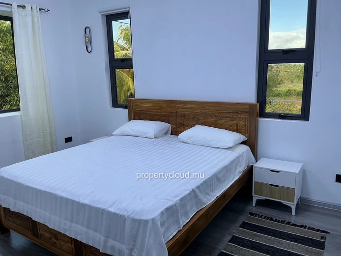 À LOUER – Superbe villa moderne avec piscine chauffée et couverte à Calodyne ?? Villa neuve de 200 m² – 3 chambres + ...