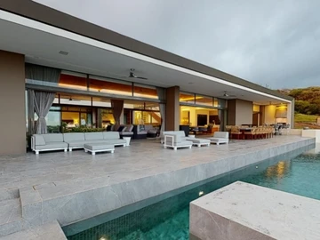5 Bedroom Villa