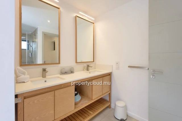 For sale: 3-bedroom apartment accessible to foreigners in Pointe Aux Canonniers.