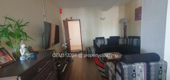 Appartement Semi-Meublé à Vendre – Centre de Curepipe