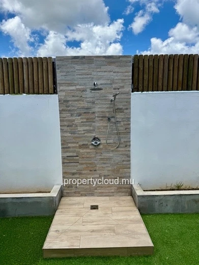Villa F4 avec piscine Vivez dans le luxe et le confort proche centre commercial de la Croisette de Grand Baie dans un...