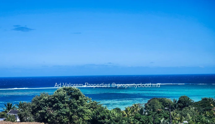 Terrain à vendre à Baie Du Cap (Mandat exclusif)