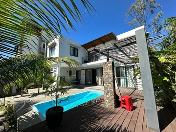 4 Bedroom Villa