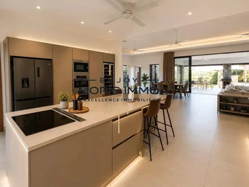 4 Bedroom Villa