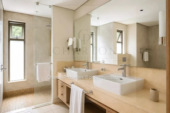 Villa de 3 chambres avec vue golf et vaste parcelle au cœur d’un cadre résidentiel exclusif