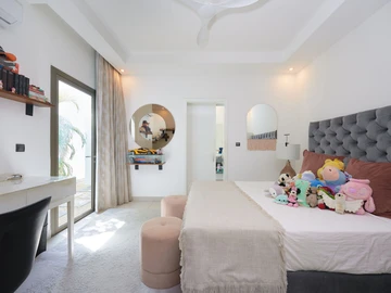 4 Bedroom Villa