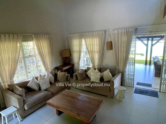 Grand Baie - Charmante villa de 3 chambres pieds dans l'eau