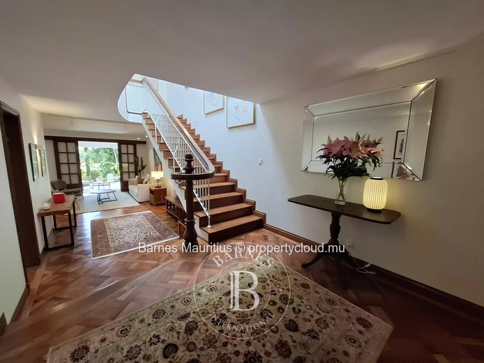 FLOREAL - Renovated duplex with garden - 282 m²