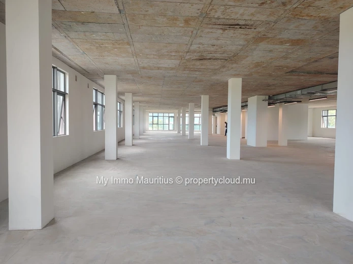 New Commercial Building for Sale – Vivea Business Park, Moka Smart City