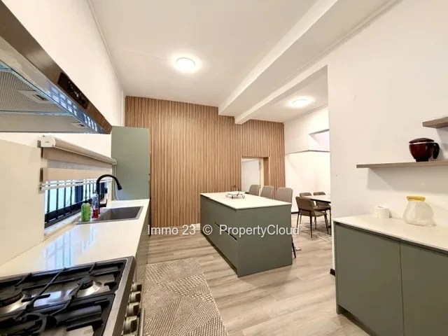 Houses / Villas - 3 bedrooms - Rose Hill