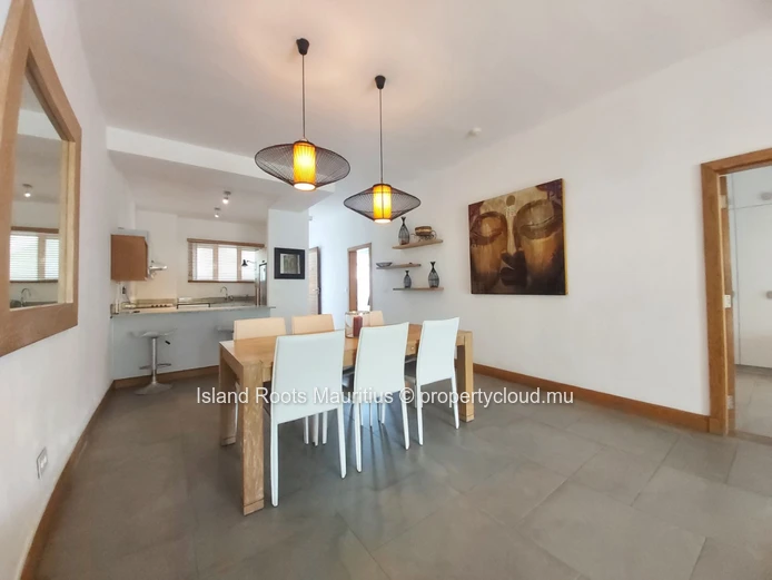 Beautiful apartment located in second position from the beach!