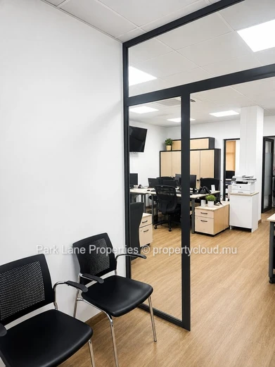 Bureau à louer à Ébène | Espace professionnel de 47,30 m²